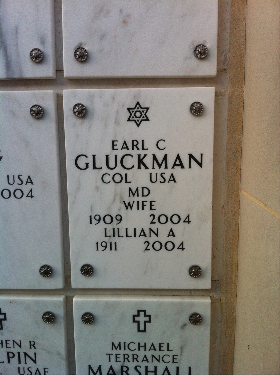 Earl Gluckman