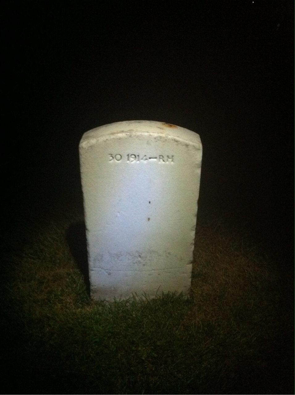 Back of headstone — Oskar Aune