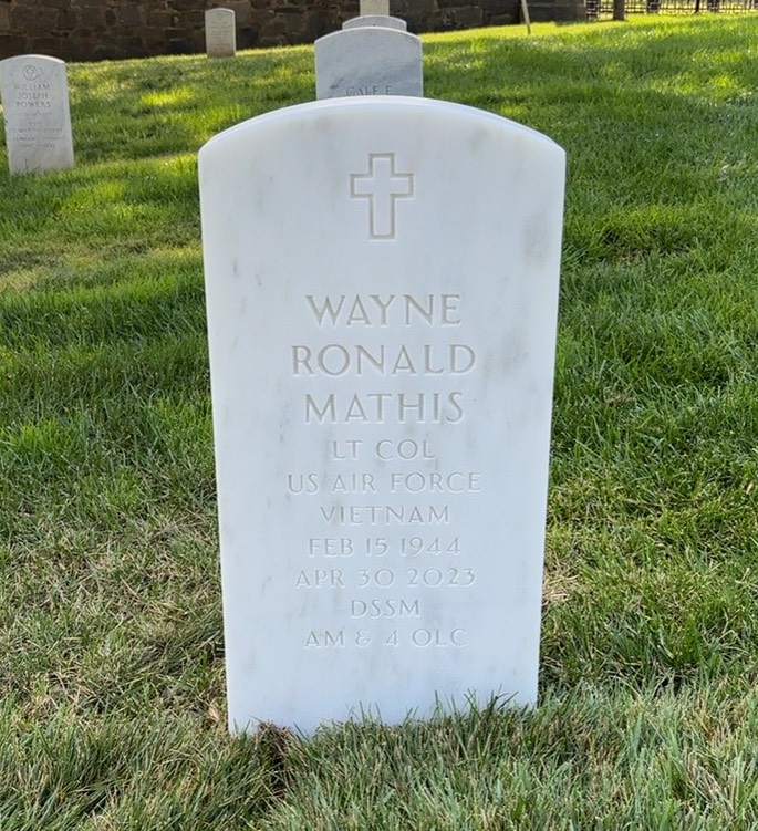Wayne R Mathis