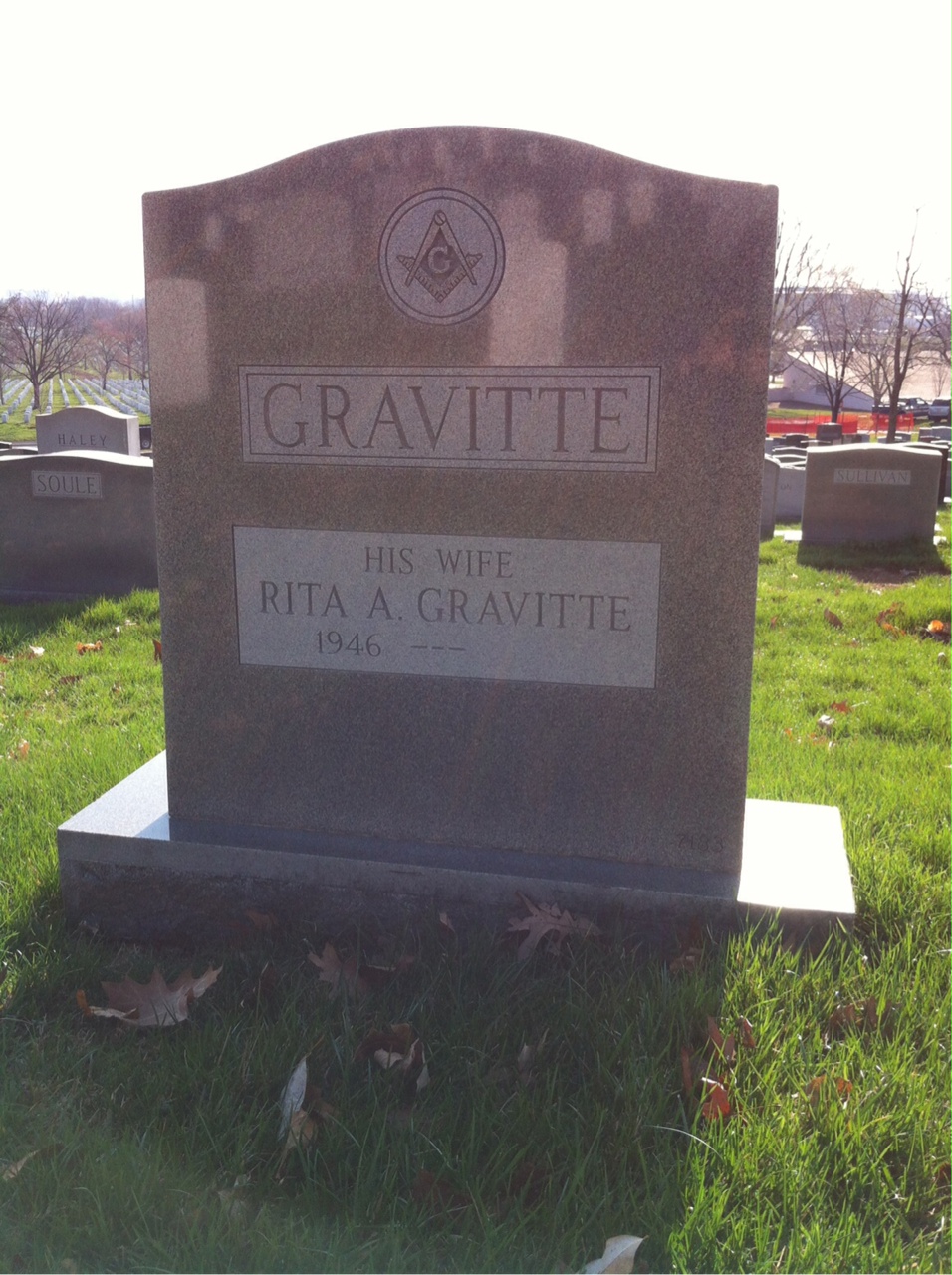 Back of headstone — Willie E Gravitte
