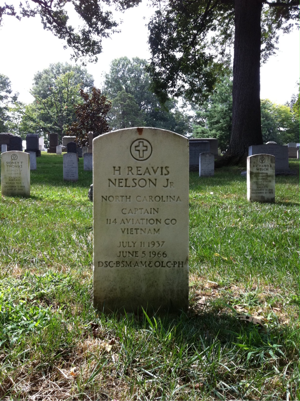Headstone of Hugh Reavis Nelson