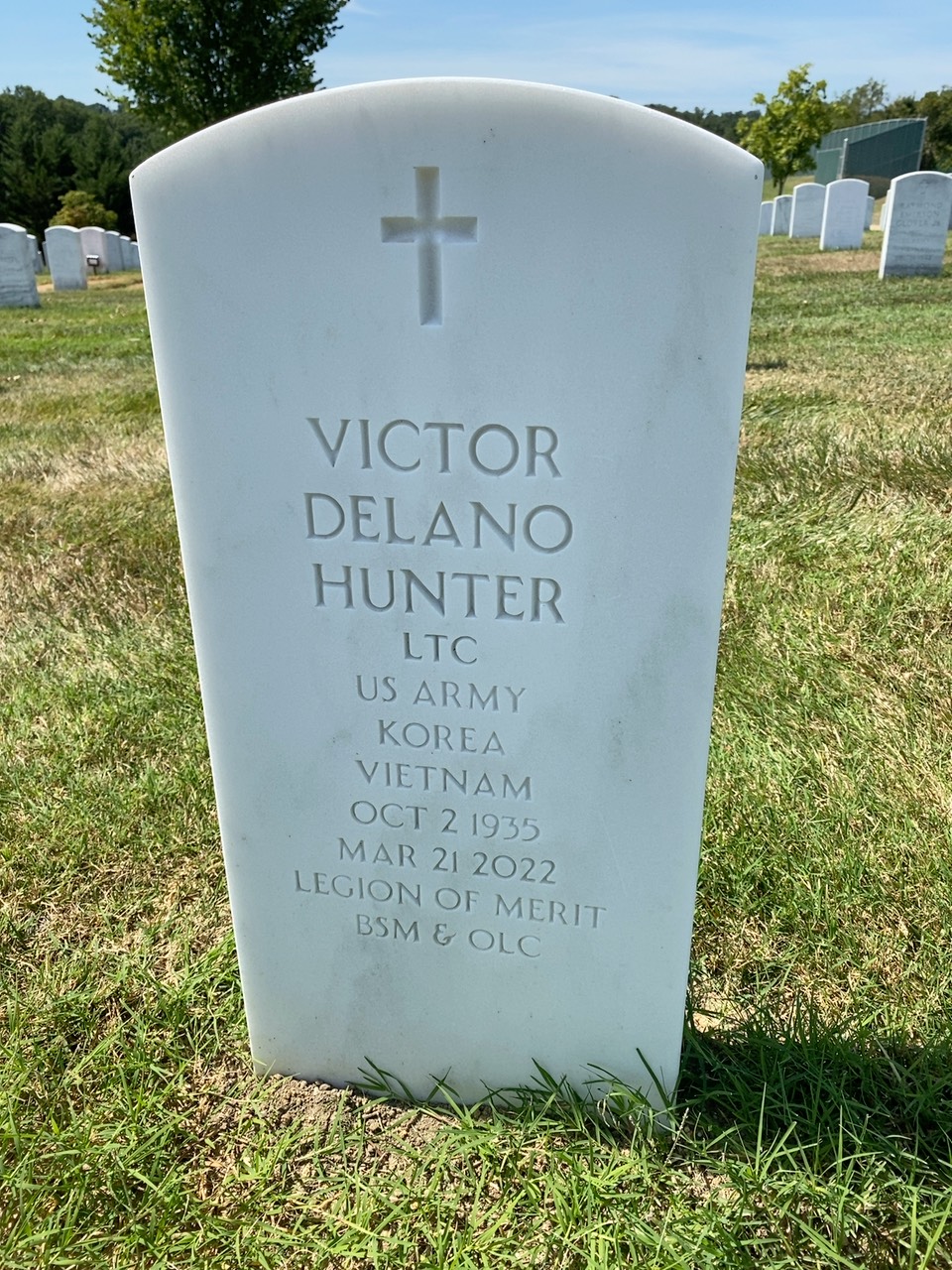 Victor D Hunter