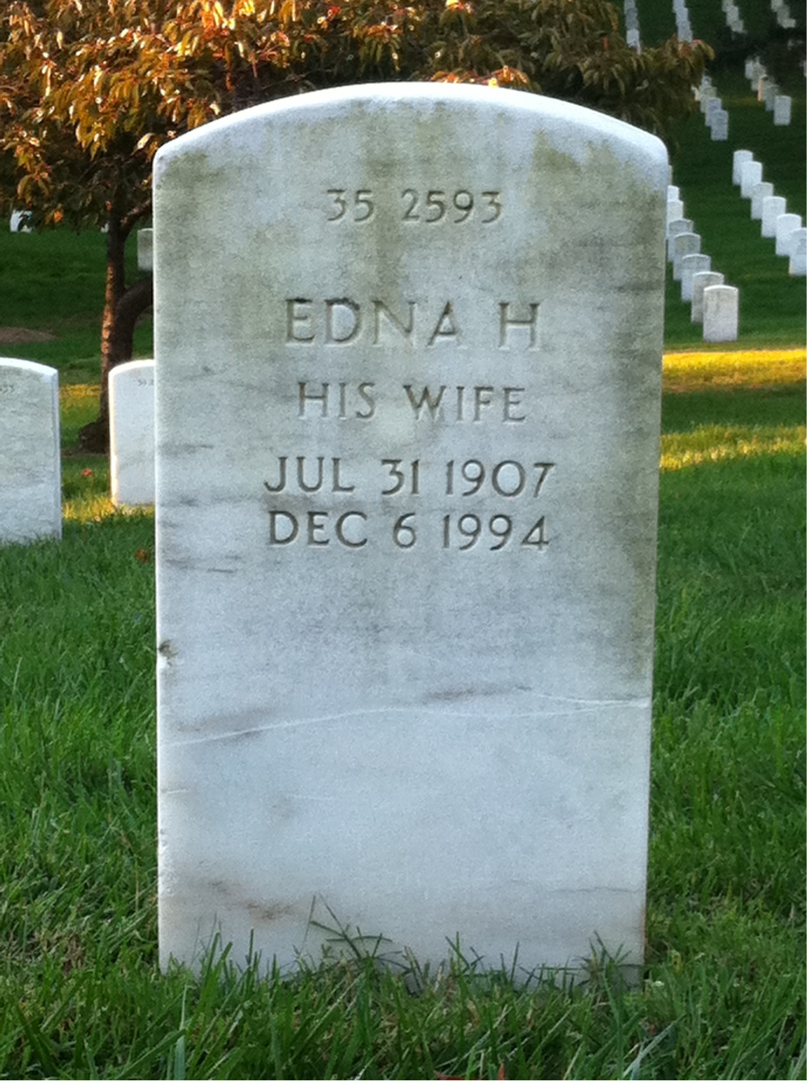 Back of headstone — Edna Munro