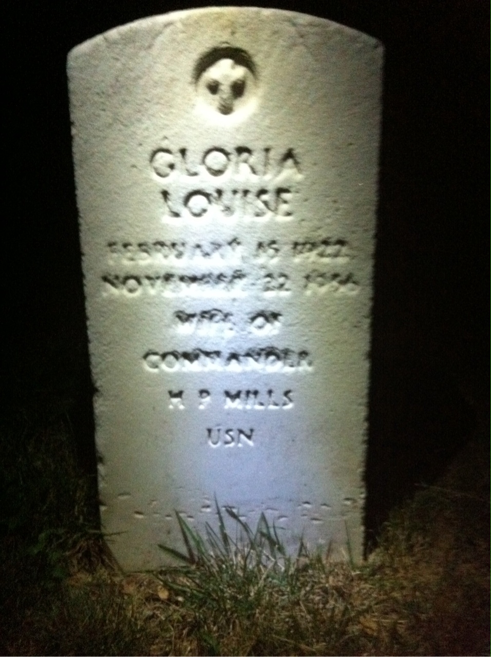 Gloria Mills