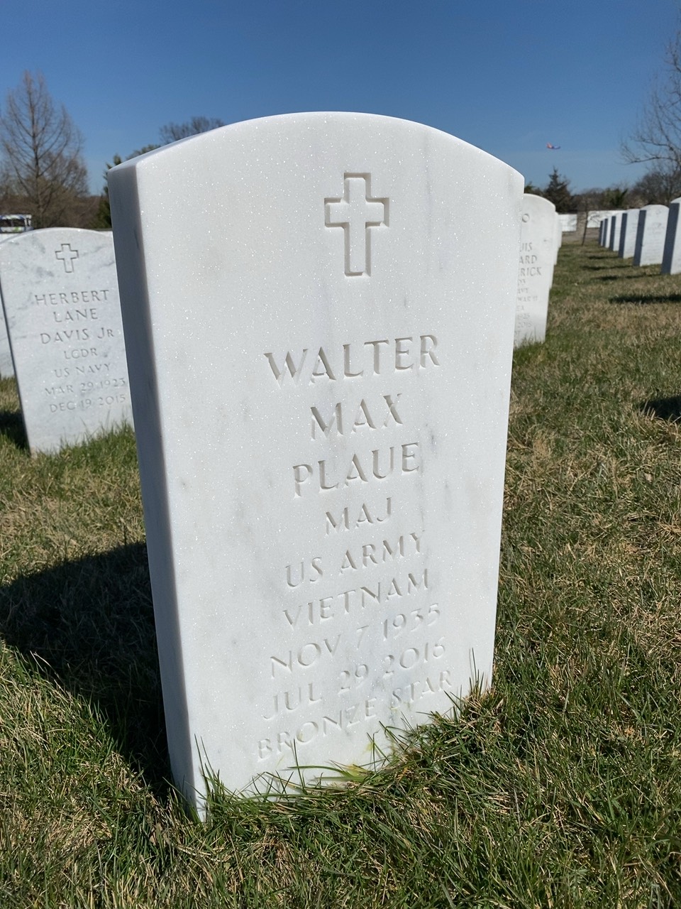 Walter M Plaue