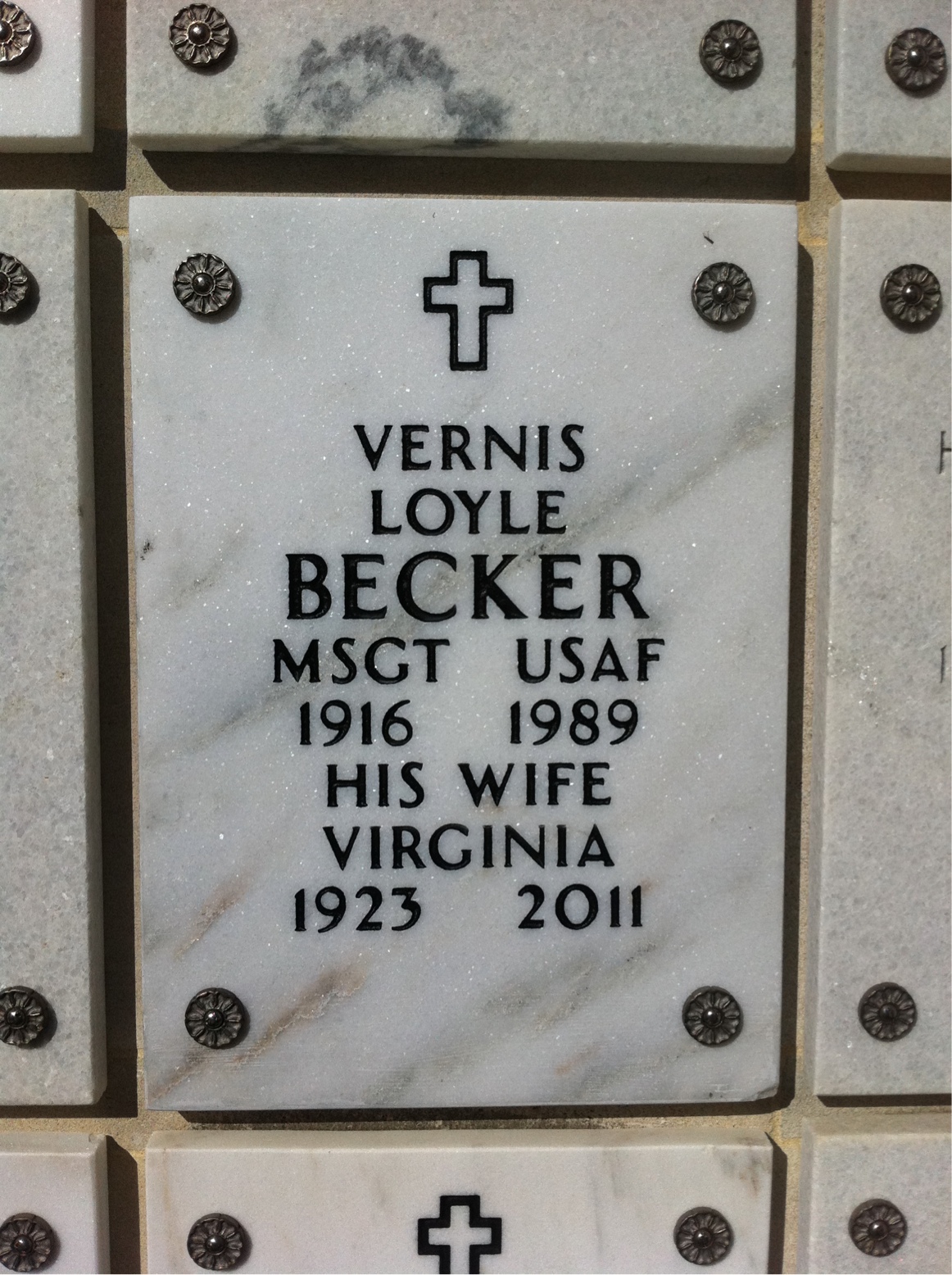 Vernis Loyle Becker