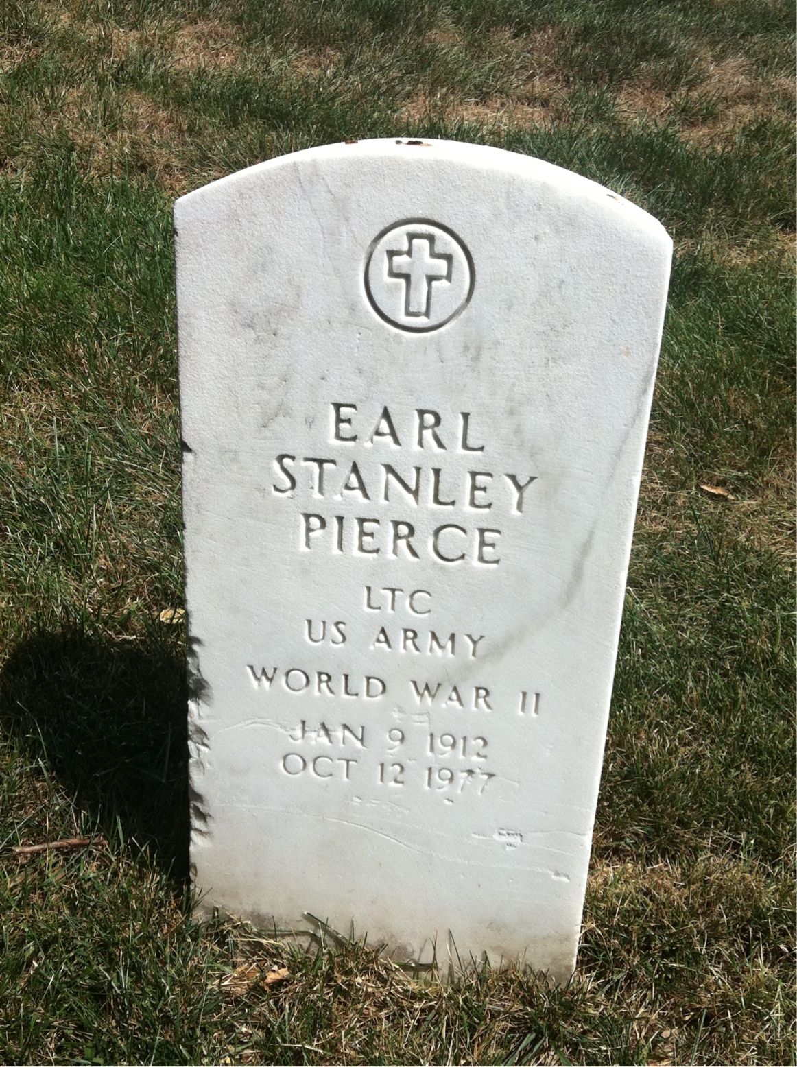 Earl Pierce