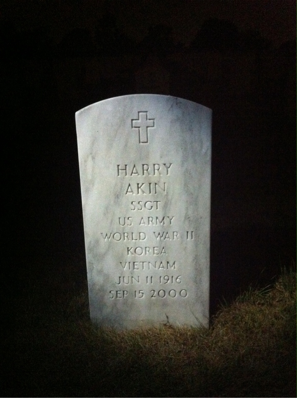 Harry Akin
