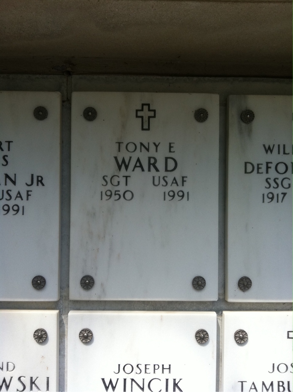Tony Earl Ward