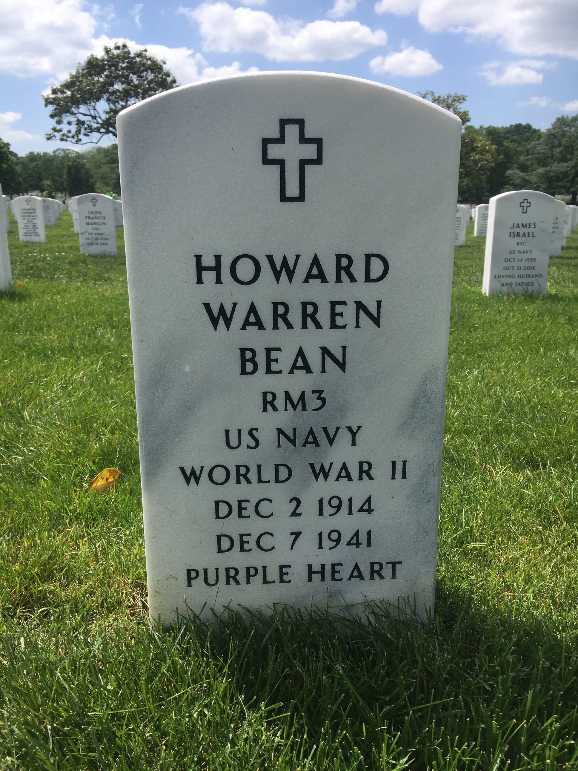 Headstone of Howard Warren Bean