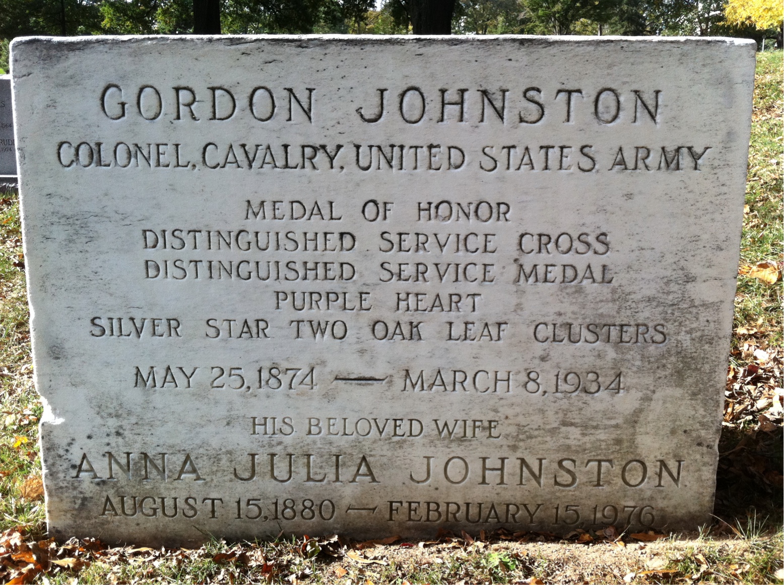 Headstone of Gordon Johnston