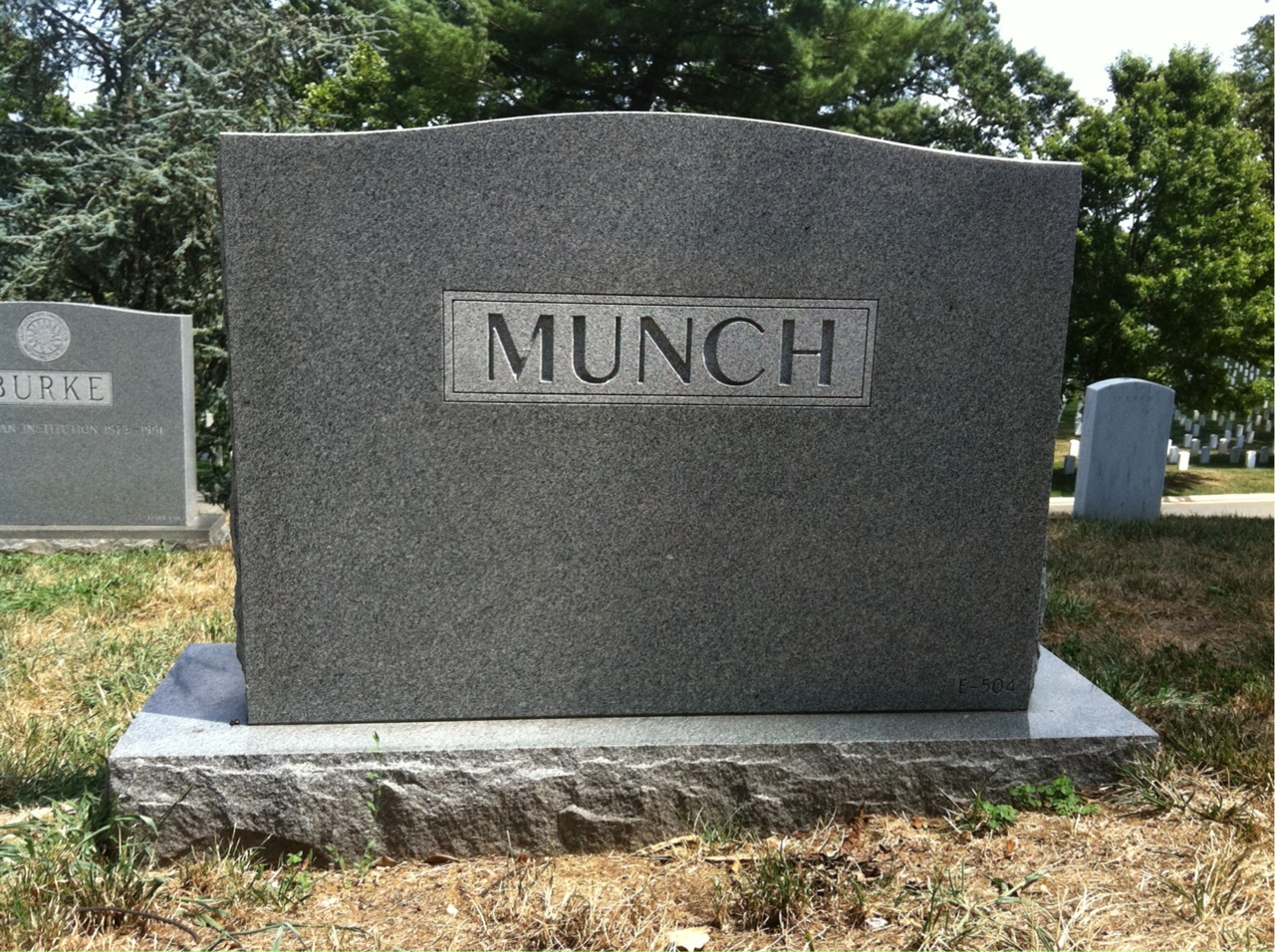 Back of headstone — Robert Munch