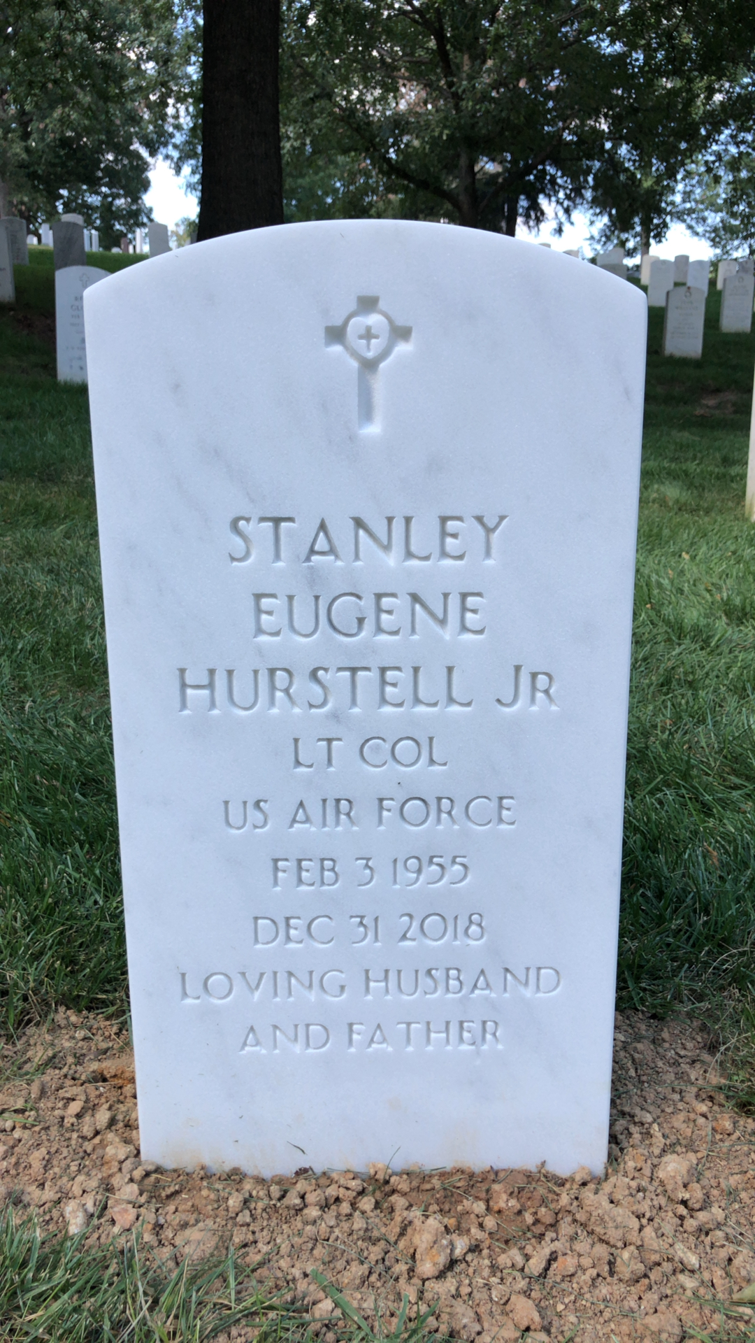 Stanley E Hurstell