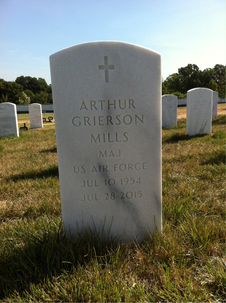 Arthur Mills