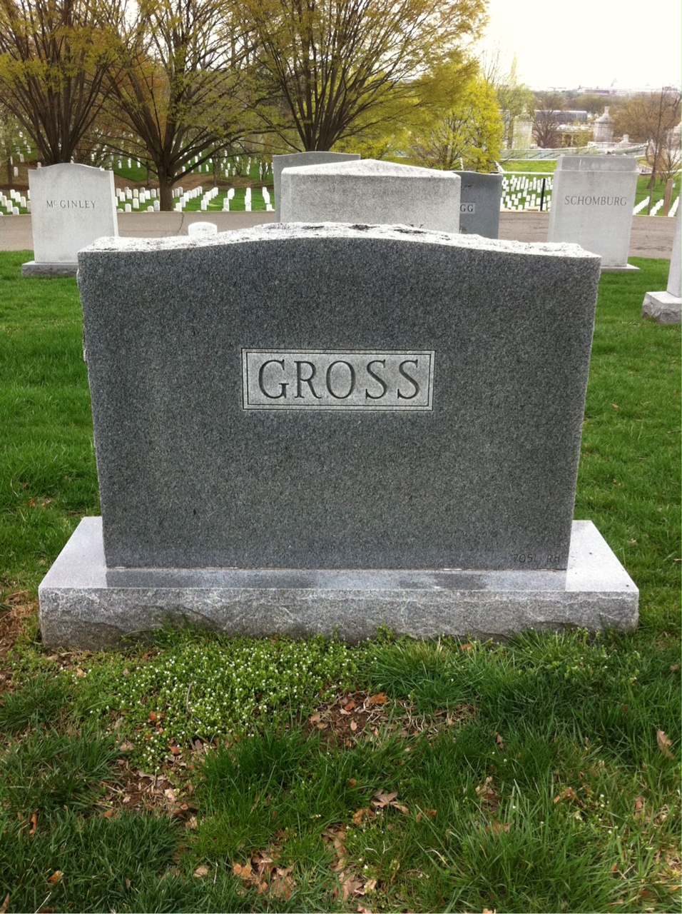 Back of headstone — Leslie Gross