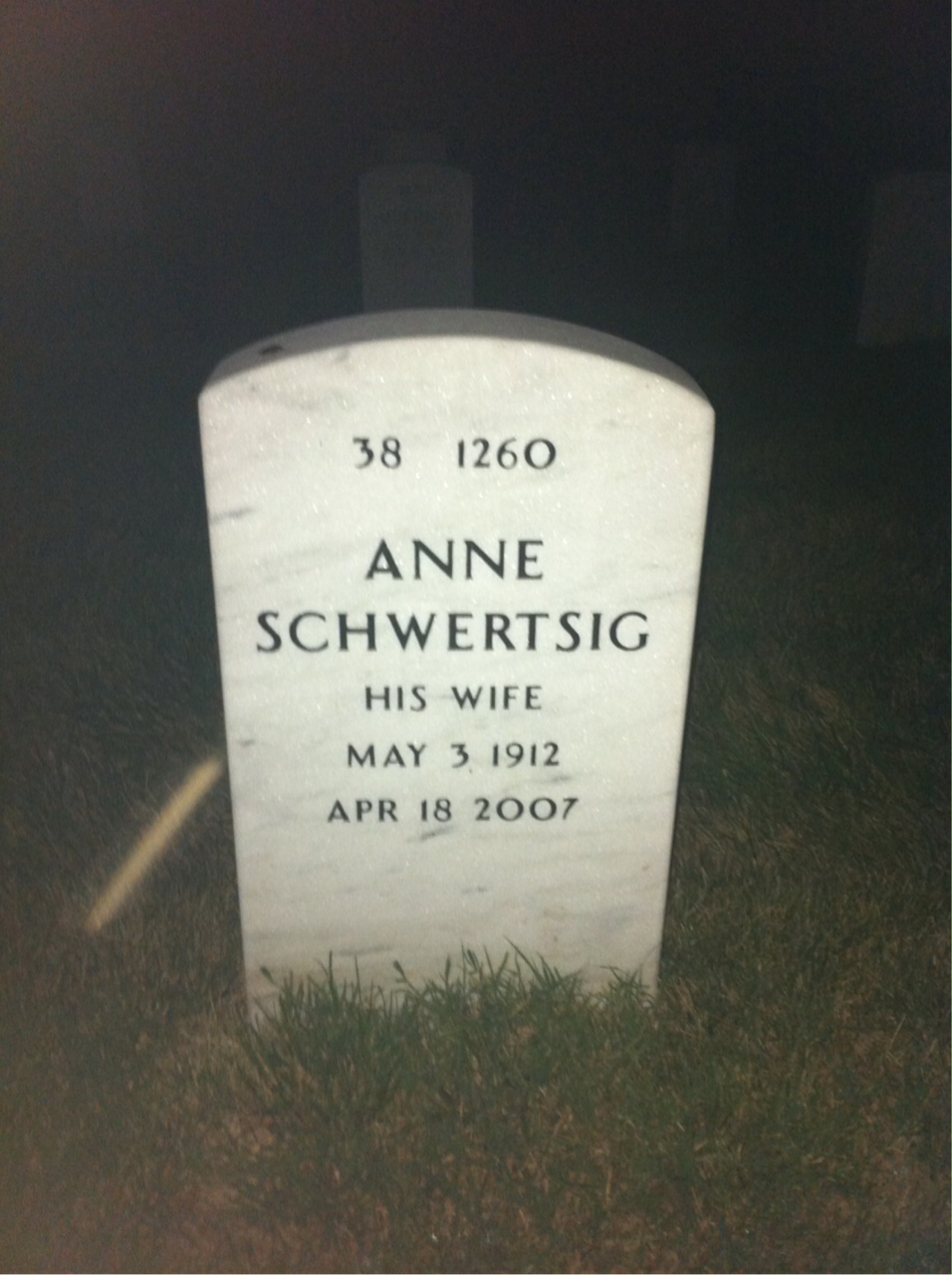 Back of headstone — Leroy Everett