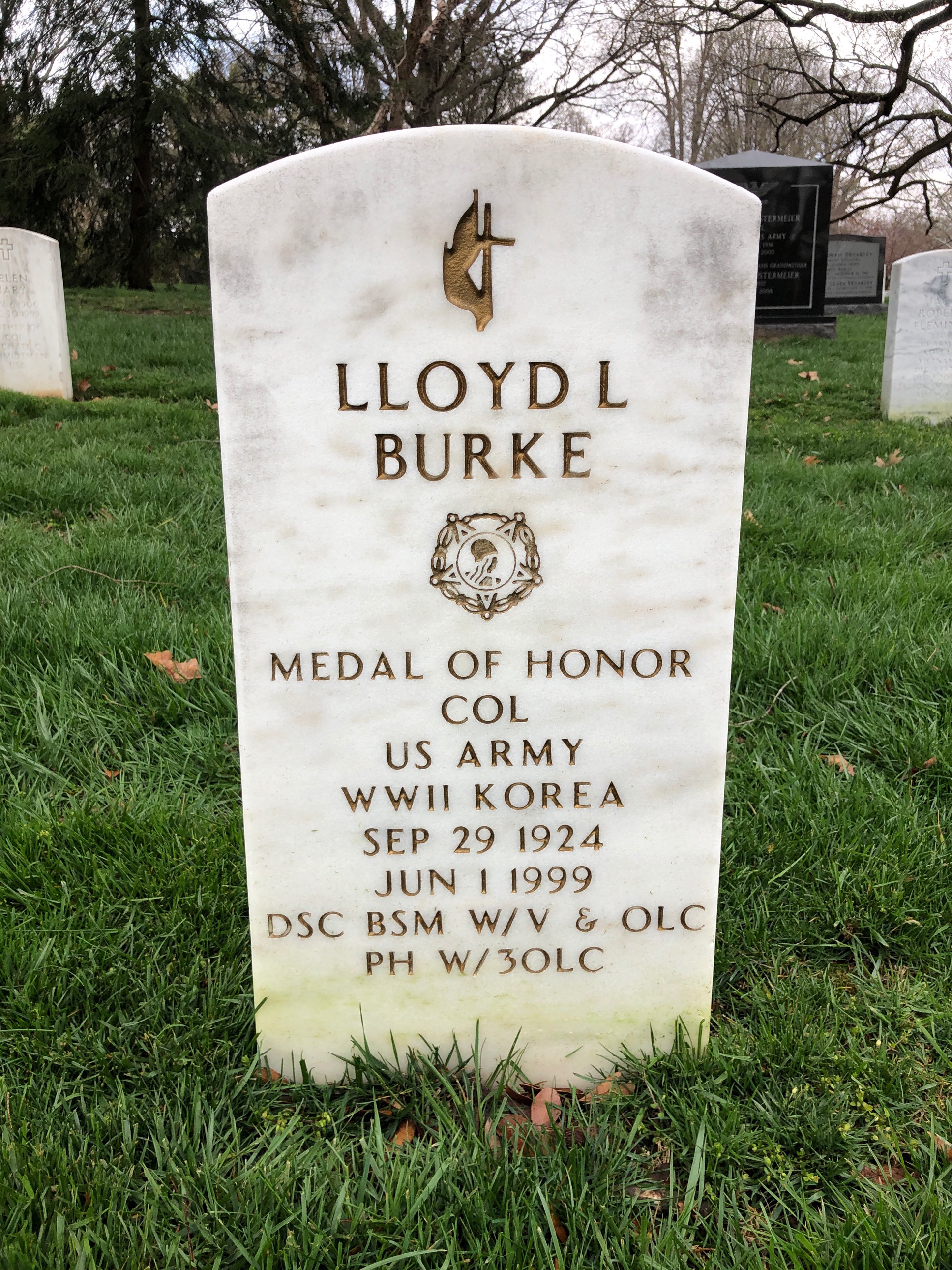 Headstone of Lloyd L Burke