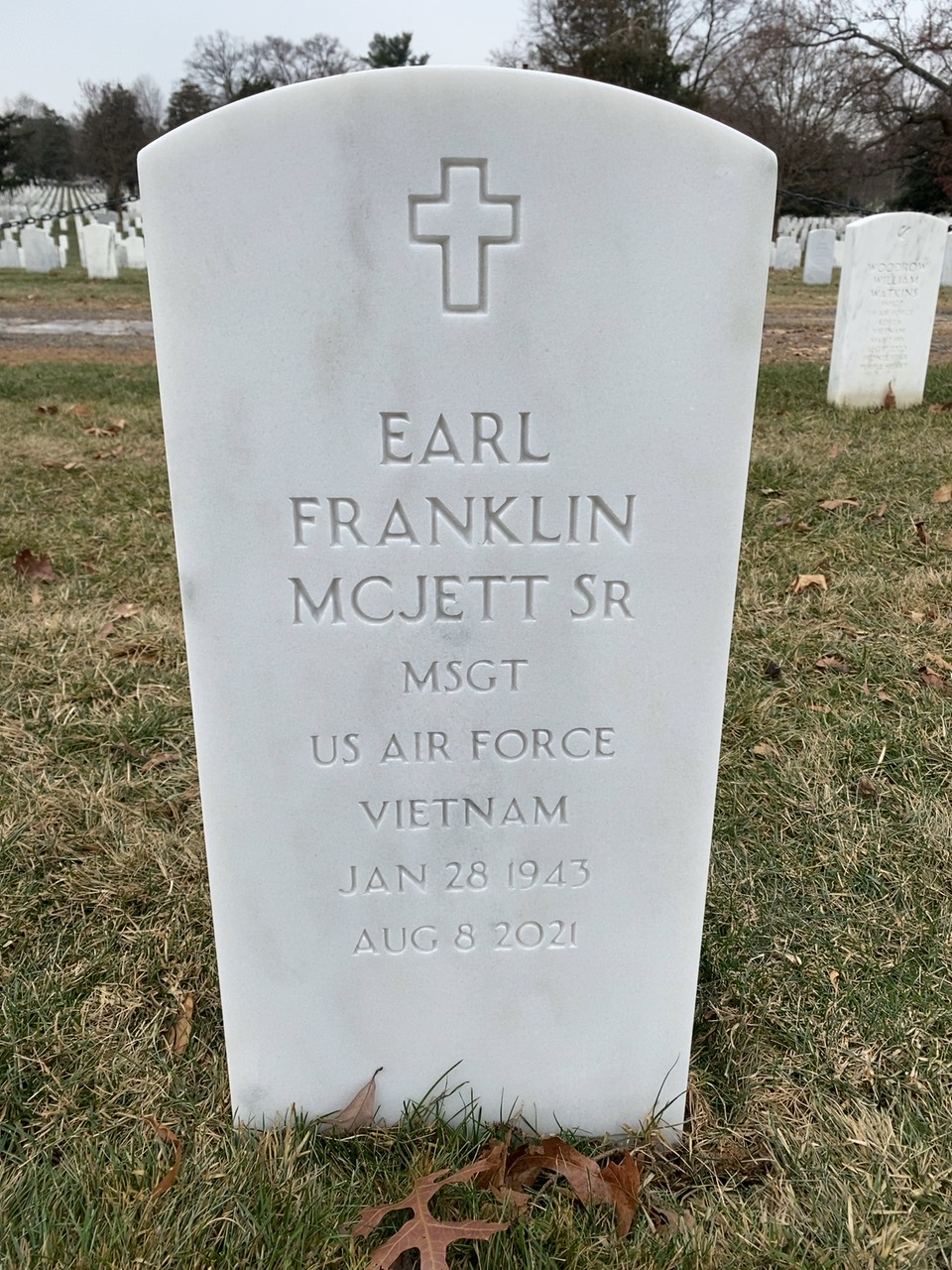 Earl Mcjett