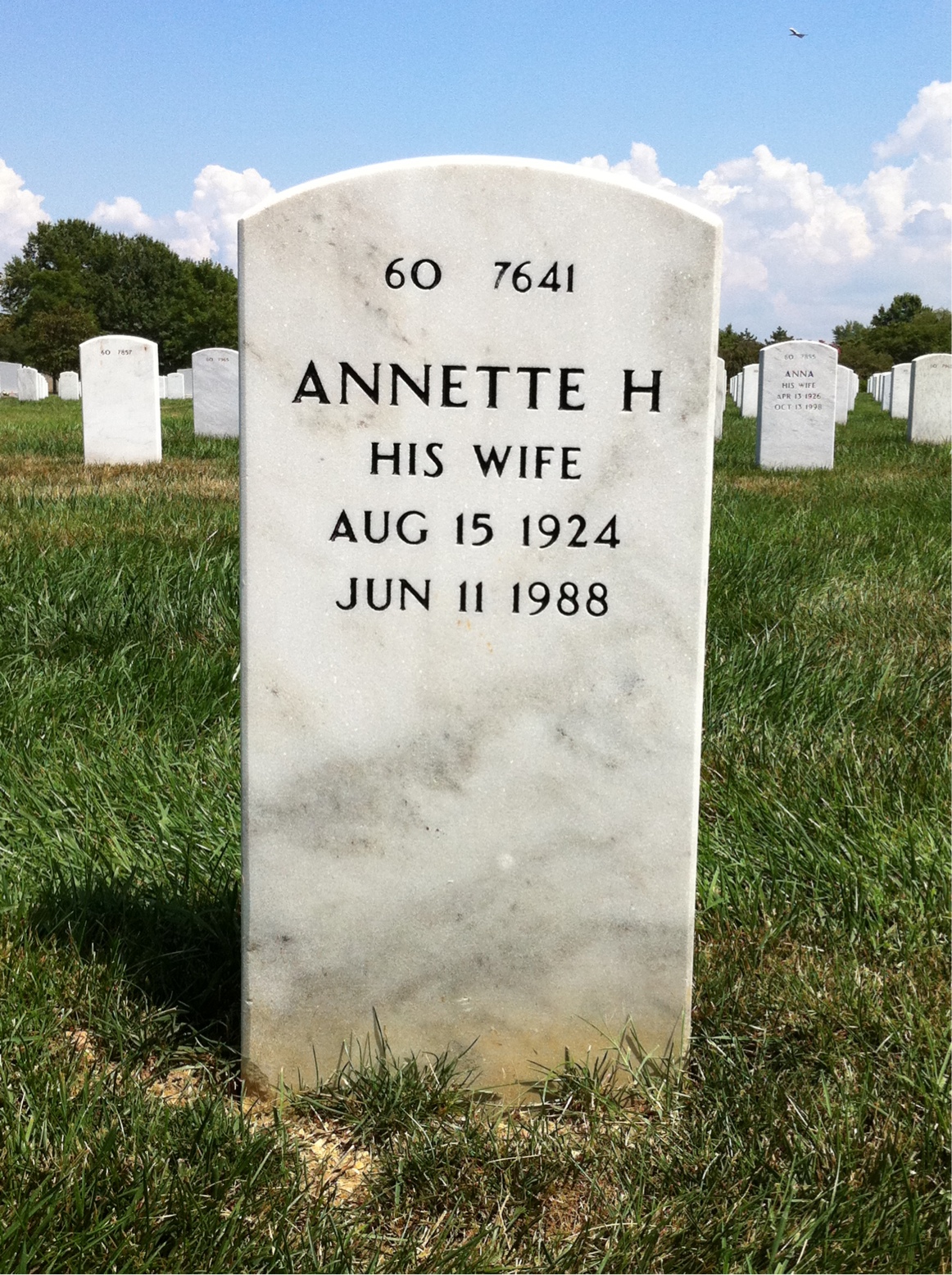 Back of headstone — Leslie Callahan