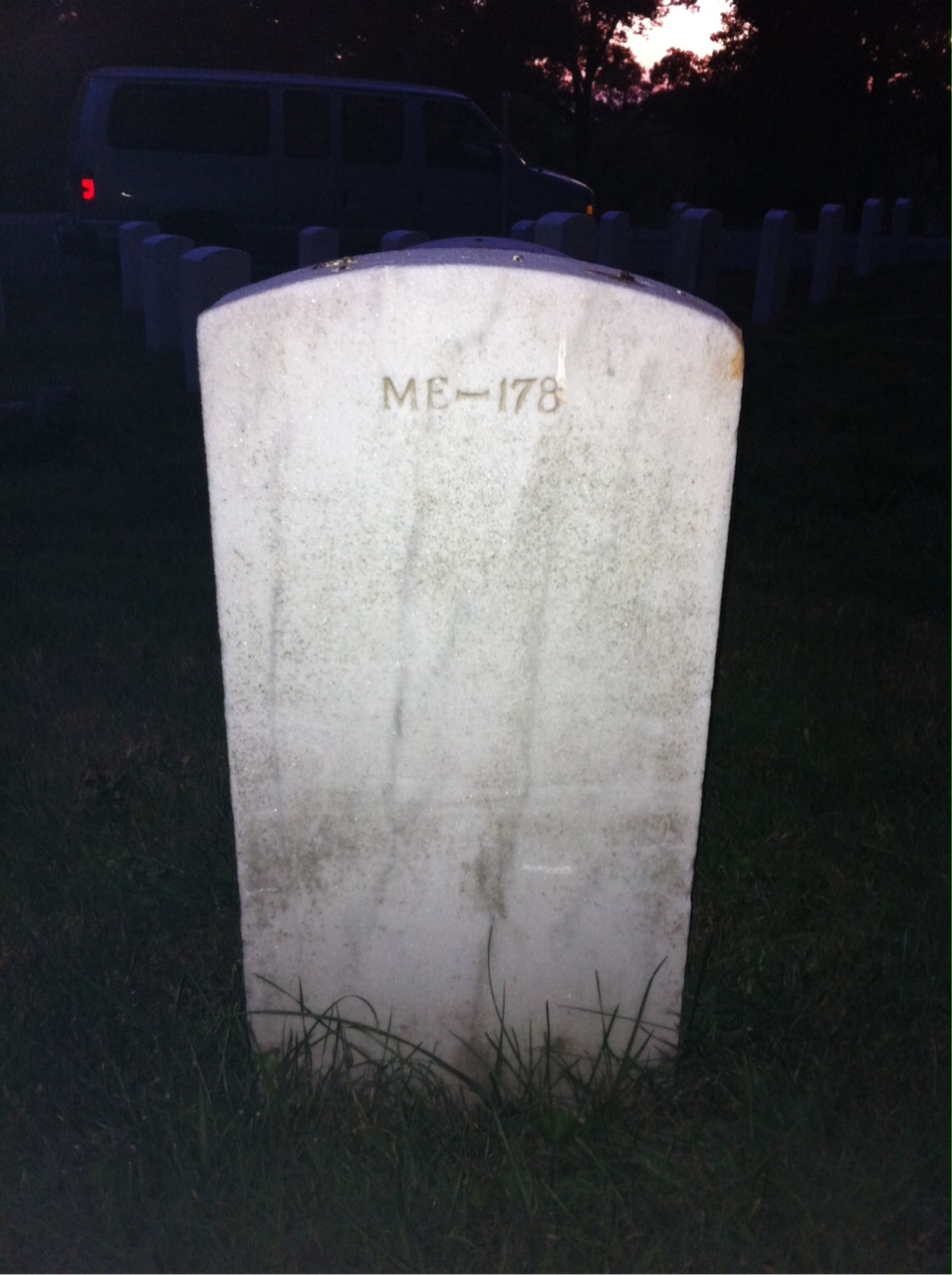 Headstone of Fred Duval Wood Jr.