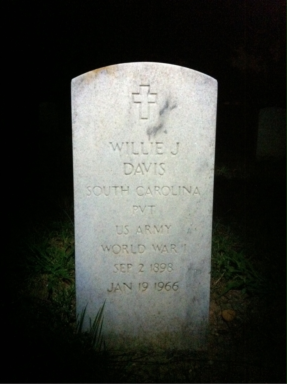Willie M Davis