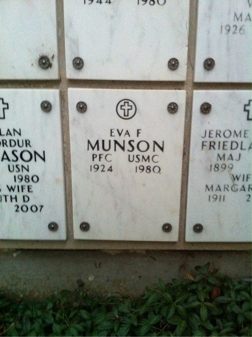 Eva Munson