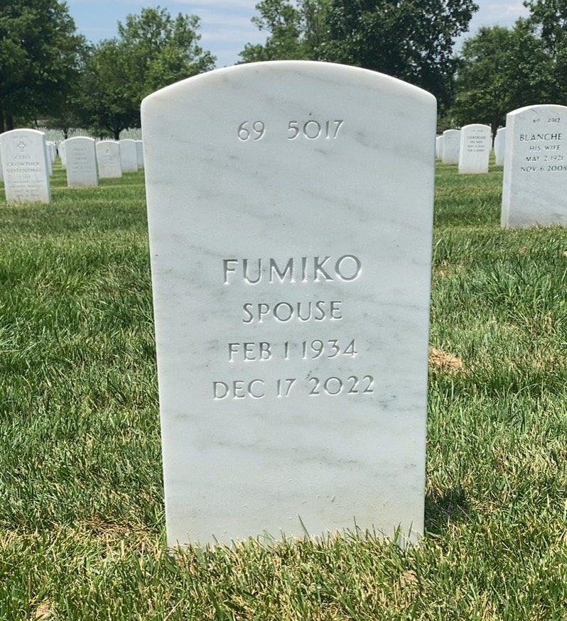 Back of headstone — Link Applegate