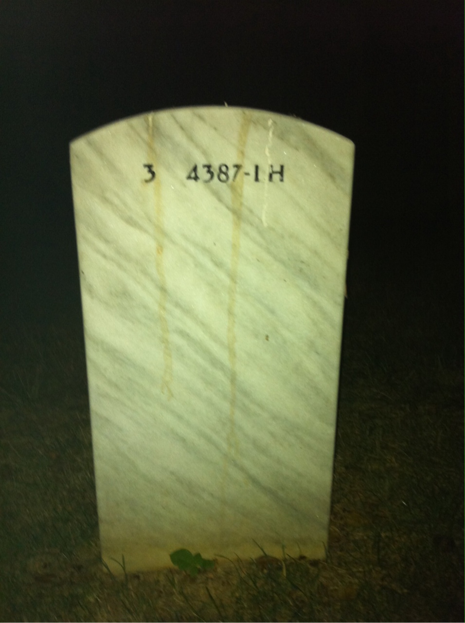 Back of headstone — Evelyn Amunds