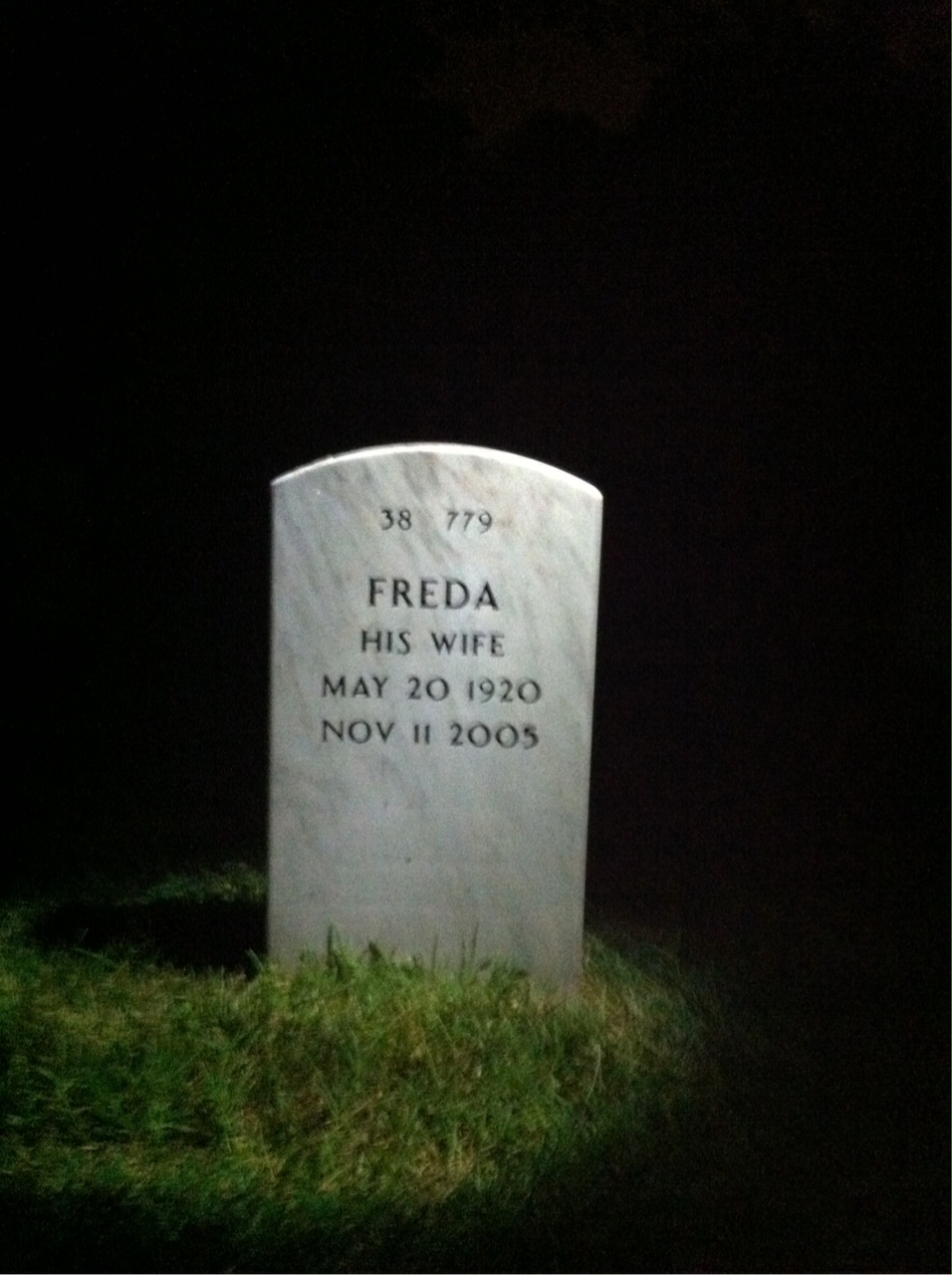 Back of headstone — Loyd Goodeyon
