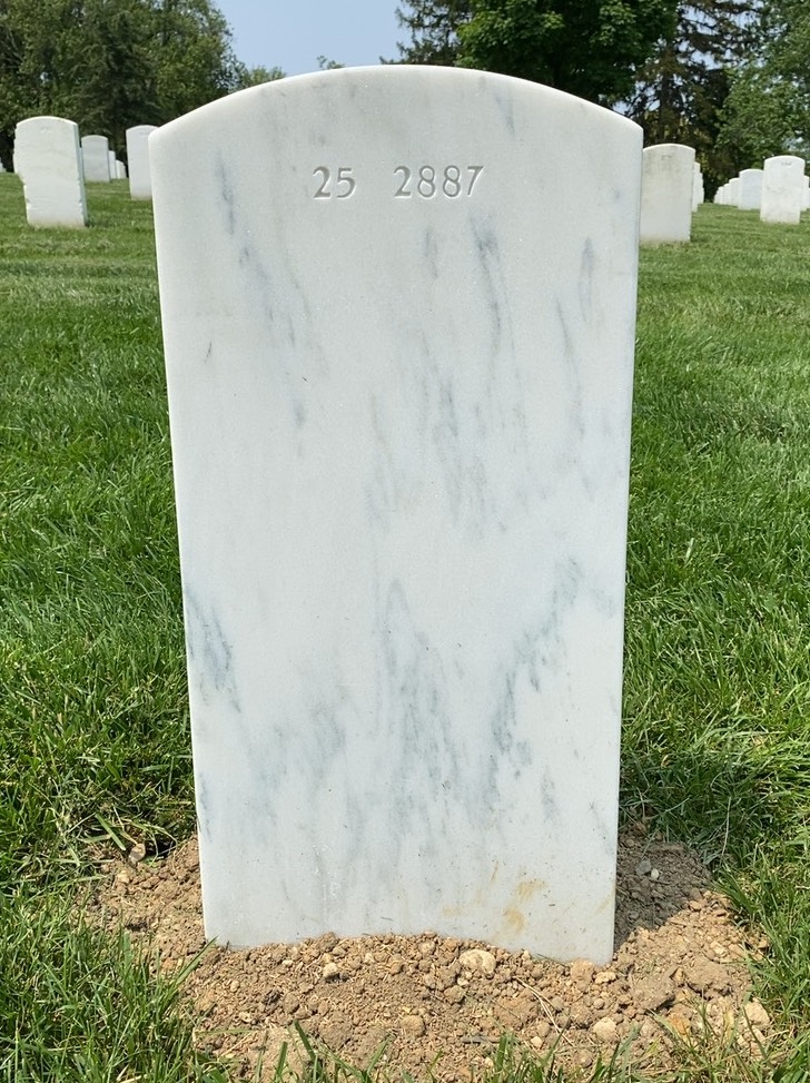 Back of headstone — Wilbur D Richburg