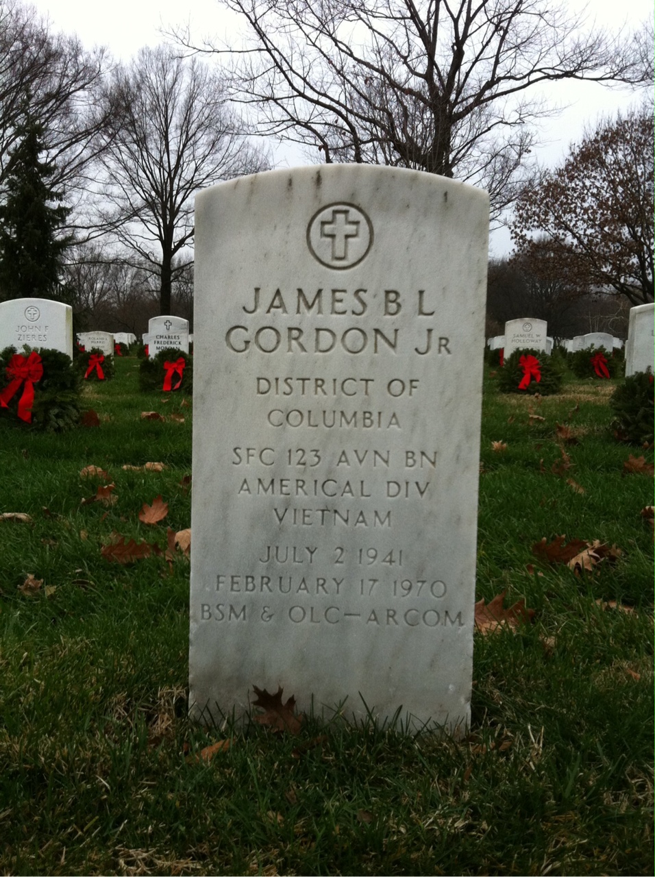 Headstone of James Bernard L Gordon Jr.