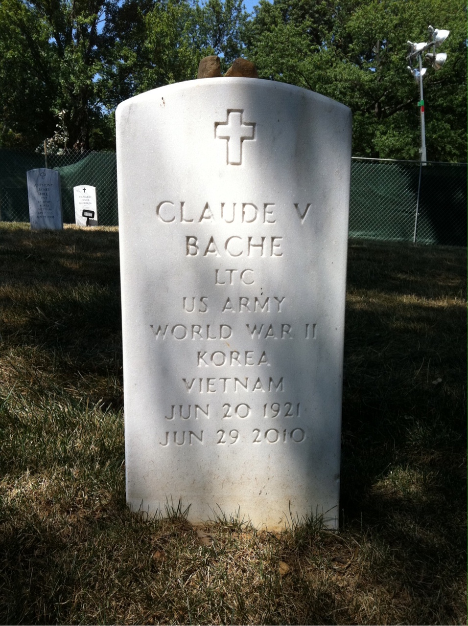 Claude Bache
