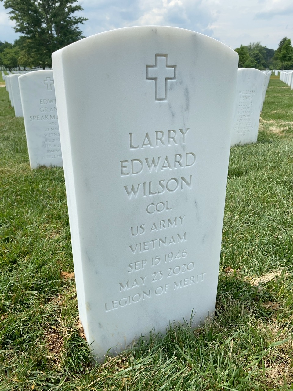 Larry E Wilson