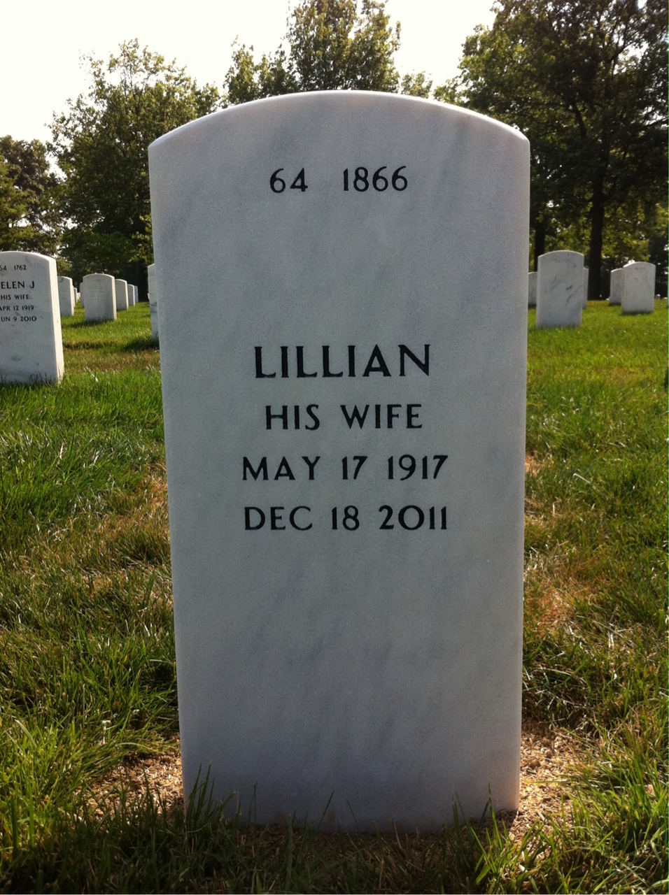 Back of headstone — Lauri Aukee