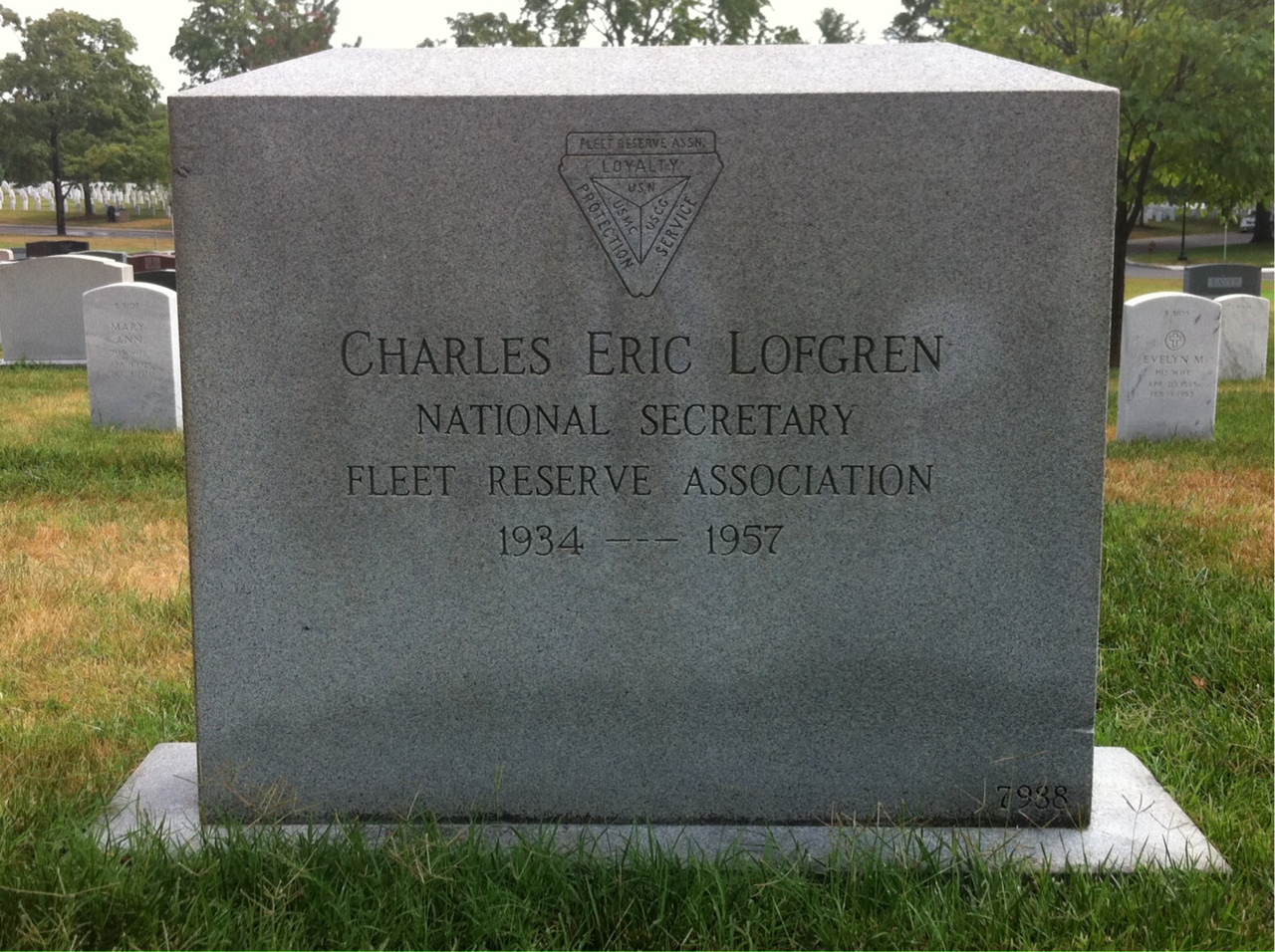 Back of headstone — Una Ura Lofgren