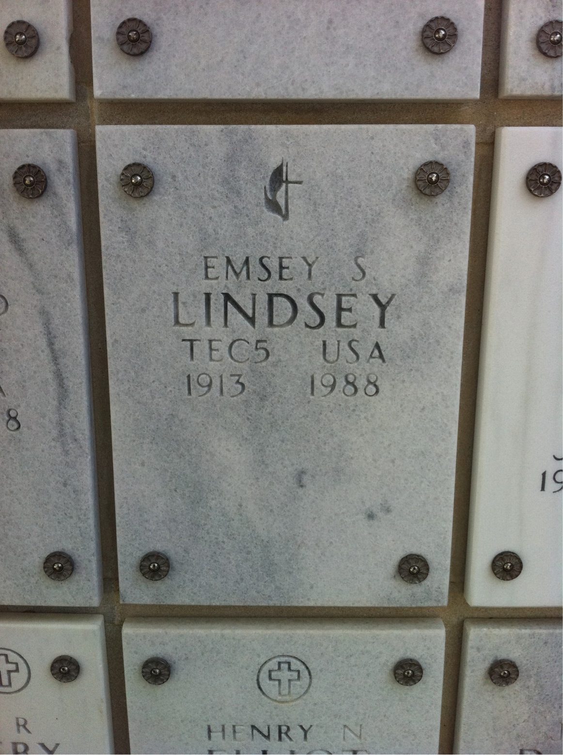 Emsey S Lindsey