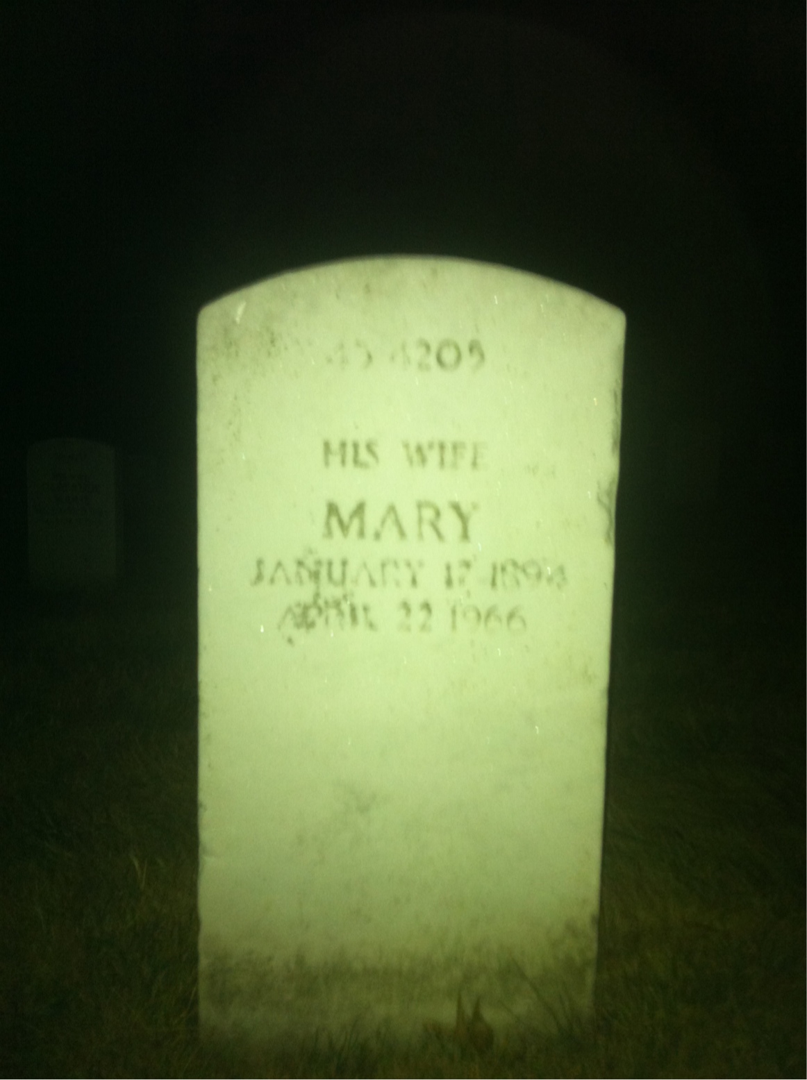 Back of headstone — Elwood Bachtler