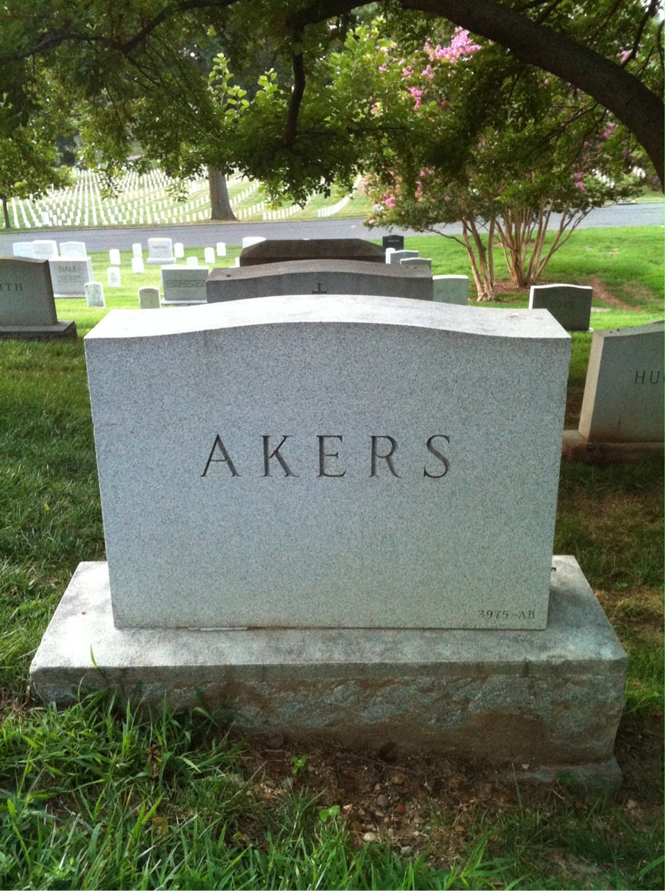 Back of headstone — Vivian Akers