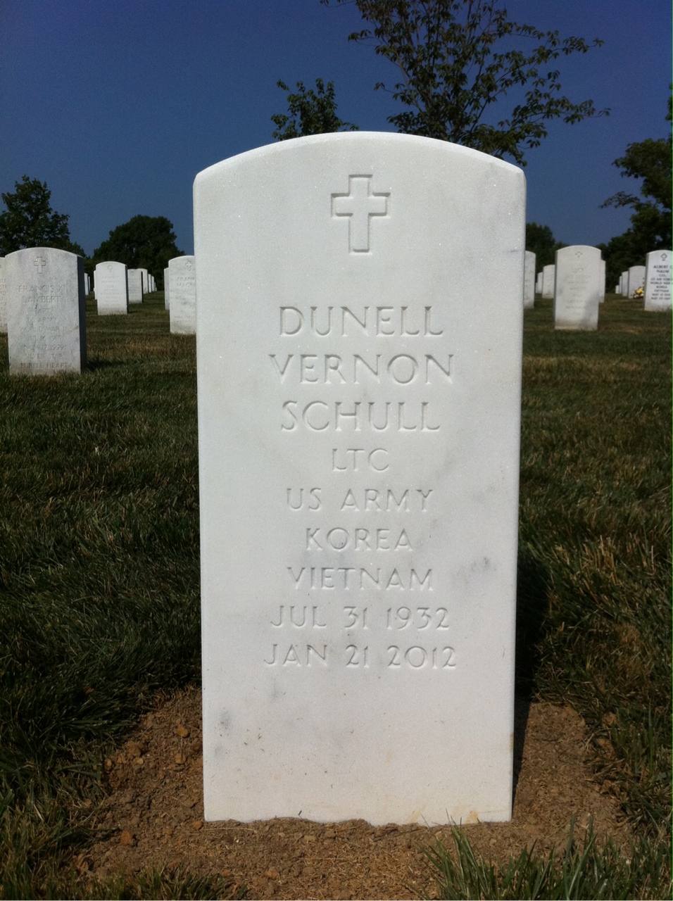 Dunell Vernon Schull