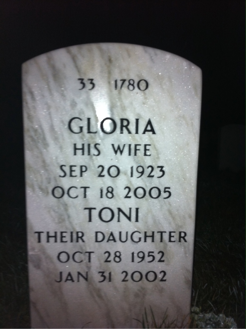 Back of headstone — Verus Yon