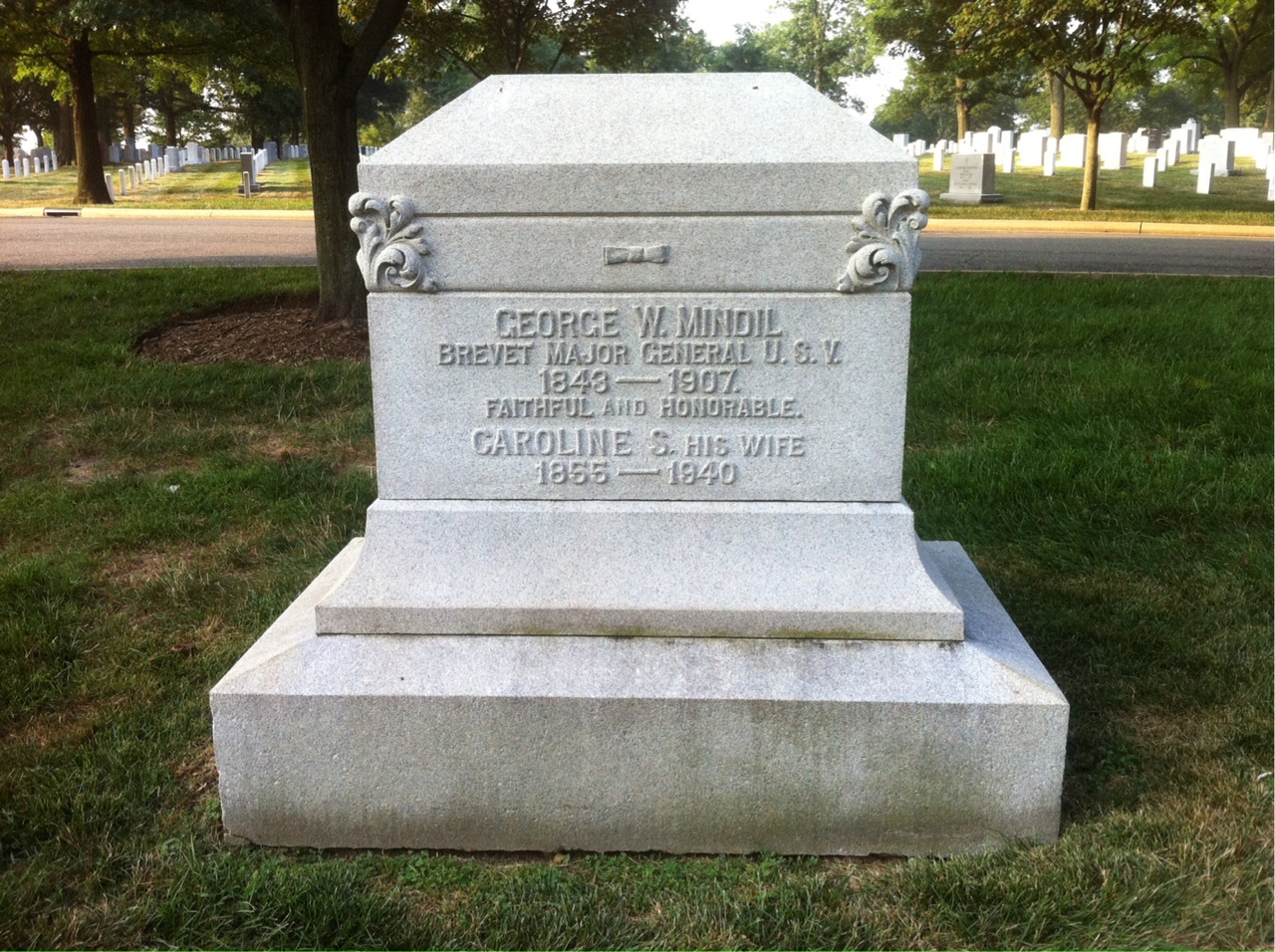 Caroline Mindil
