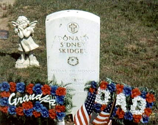 Headstone of Donald Sidney Skidgel