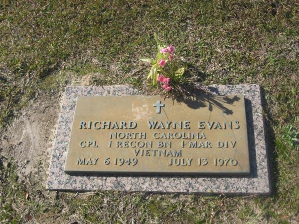 Headstone of Richard Wayne Evans