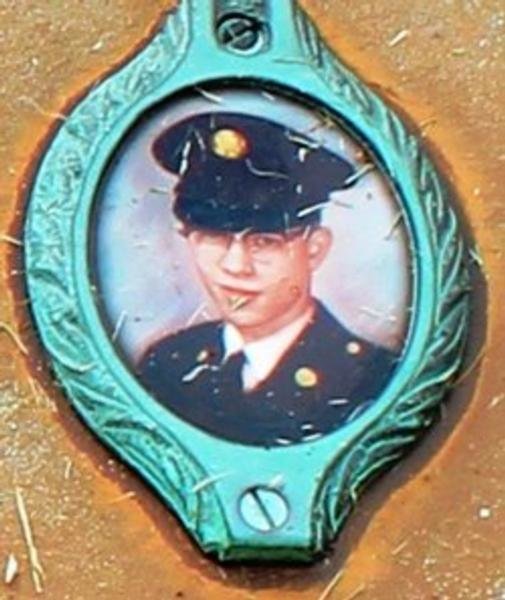 Headstone of Donald Earl Cutler