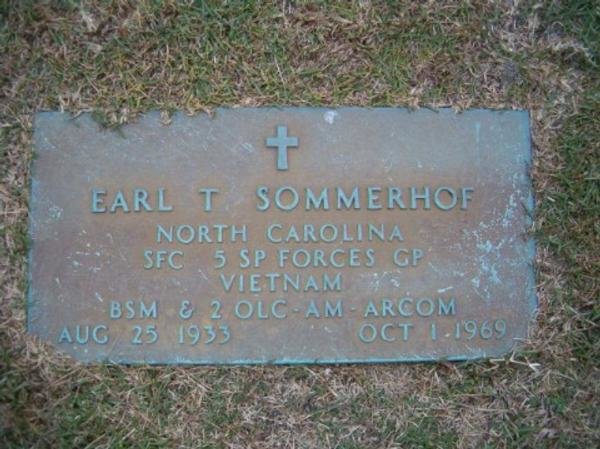 Headstone of Earl Thomas Sommerhof