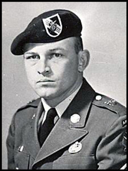 Headstone of Gene Allen Menefee