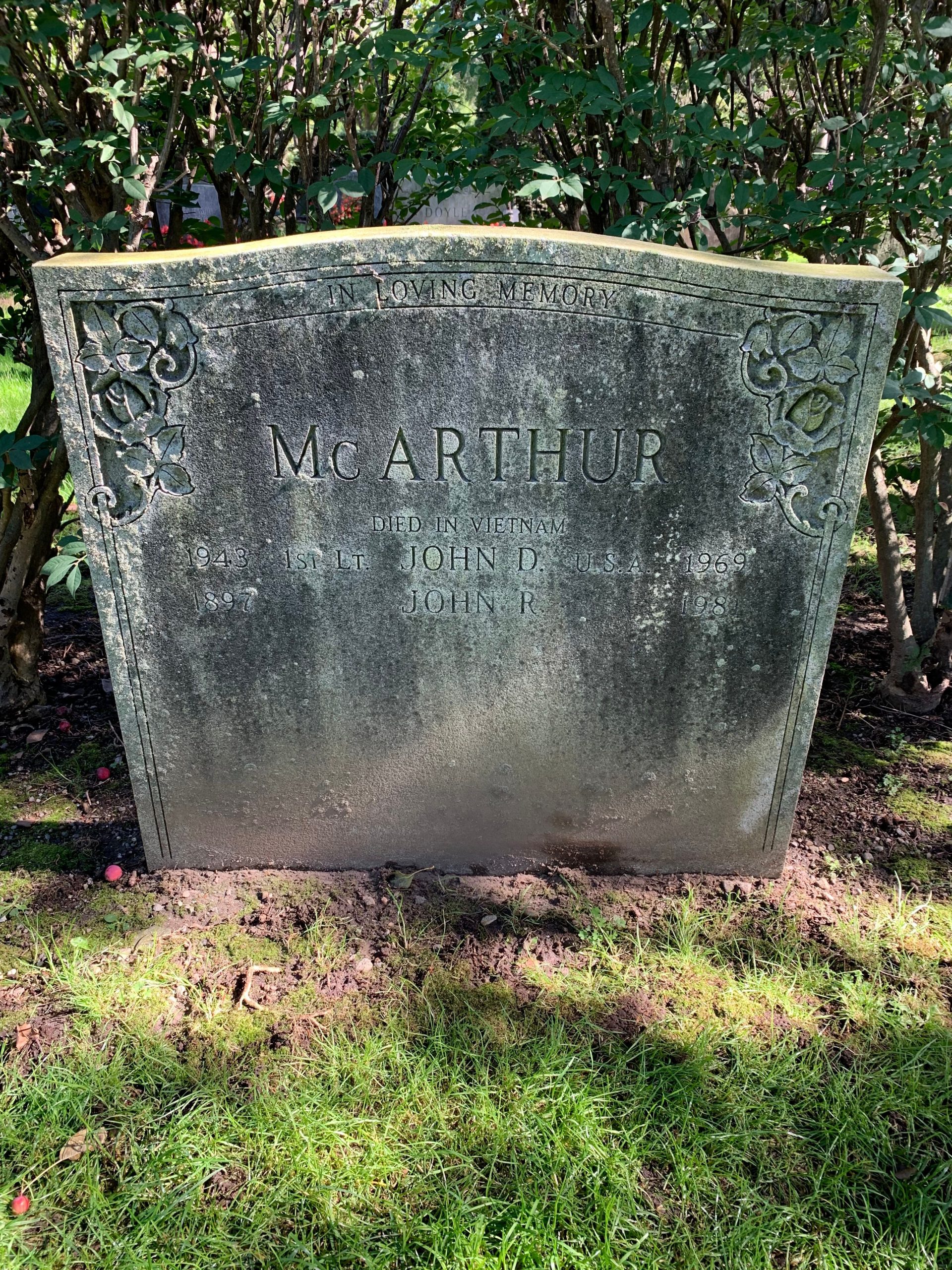 Headstone of John Douglas McArthur