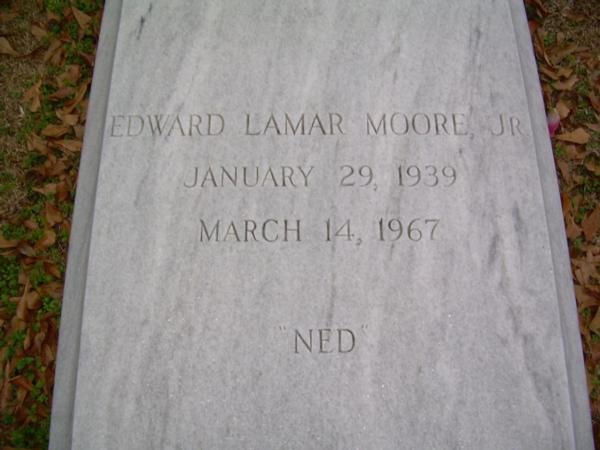 Headstone of Edward Lamar Moore Jr.