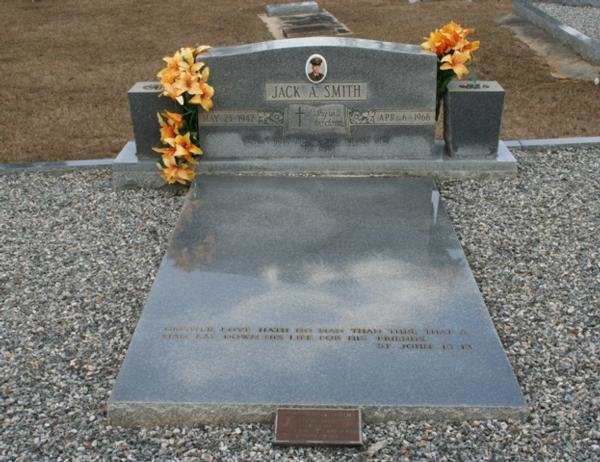 Headstone of Jack A Smith