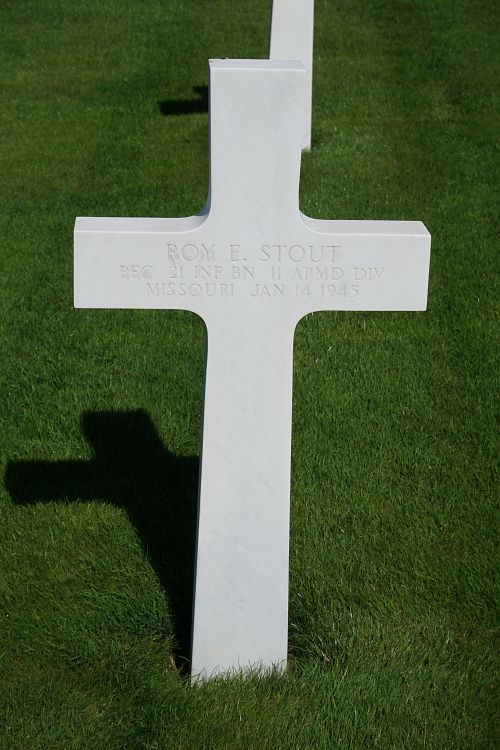 Back of headstone — Roy Eugene Stout